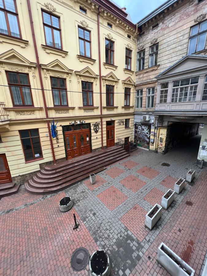 Апартаменти В Самому Центрі Львова В Проїзді Крива Липа Eksteriør bilde